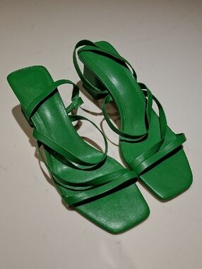 H&M Vibrant Green Square-toe Block-heel Strappy Sandals (Size EU 41/US 10)